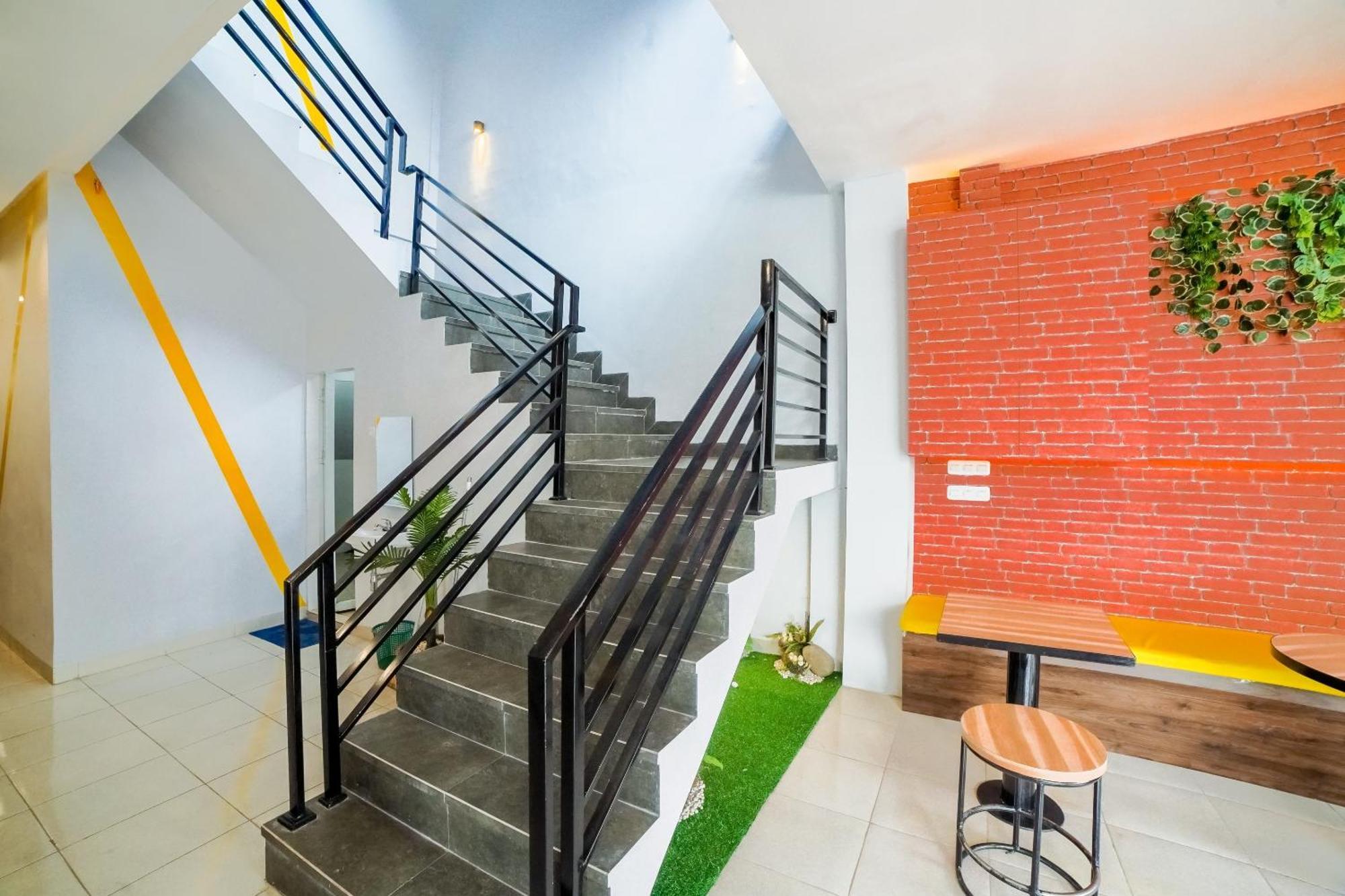 Capital O 90874 Millenium Inn 2 Medan Zewnętrze zdjęcie